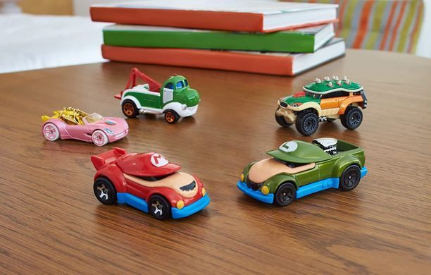 Коллекционный набор машинок из 5 шт. Hot Wheels Super Mario Супер Марио (HGP02)
