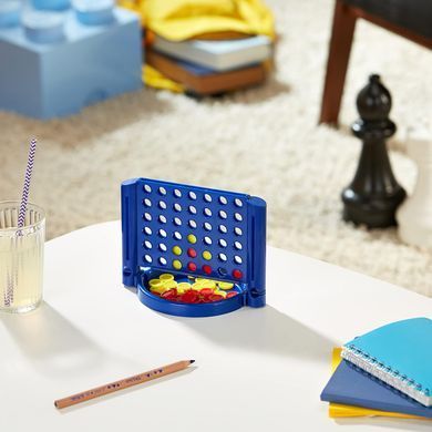 Настольная логическая игра Собери 4 Hasbro Connect 4 Game (B1000800)