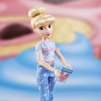 Кукла Hasbro Disney Princess Comfy Squad Cinderella Принцесса Диснея Золушка 28 см (E9161)