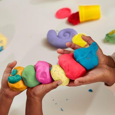 Набір для творчості Play-Doh Celebration 12 баночок пластеліну (G0149)