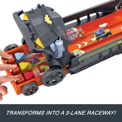 Автомобиль трансформер Hot Wheels RacerVerse  Batman&rsquo;s Escape Chase Побег Бэтмена (HXN21)