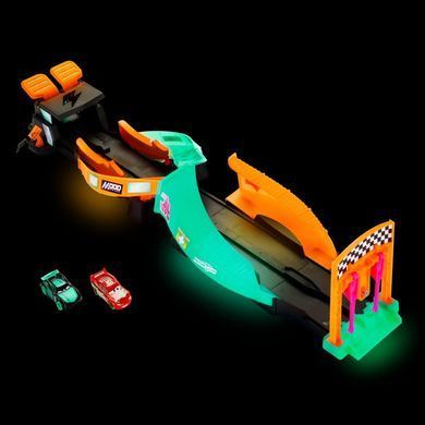 Трек Тачки Mattel Disney and Pixar Cars Glow in the Dark Racers Track Set Светящийся в темноте (HPD80)