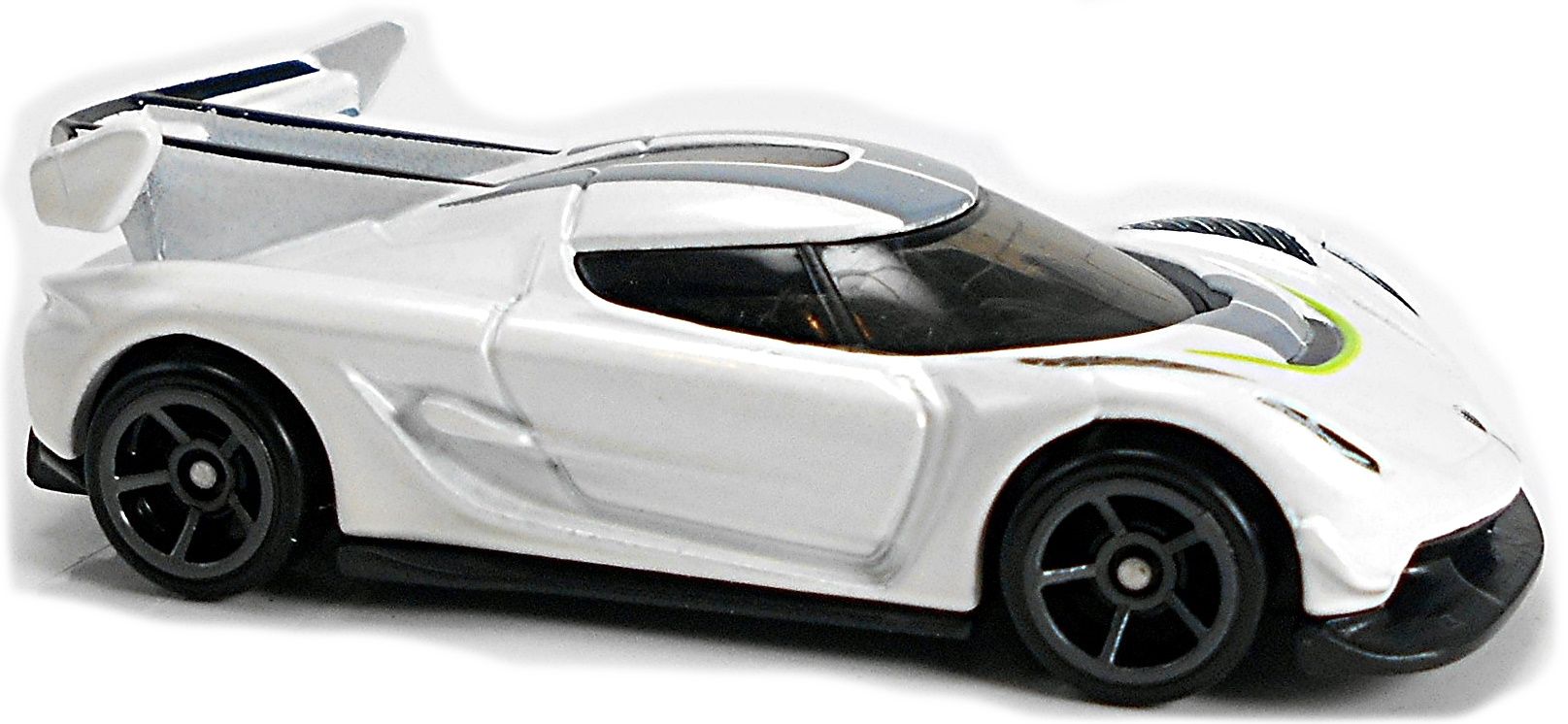 hot wheels koenigsegg jesko white